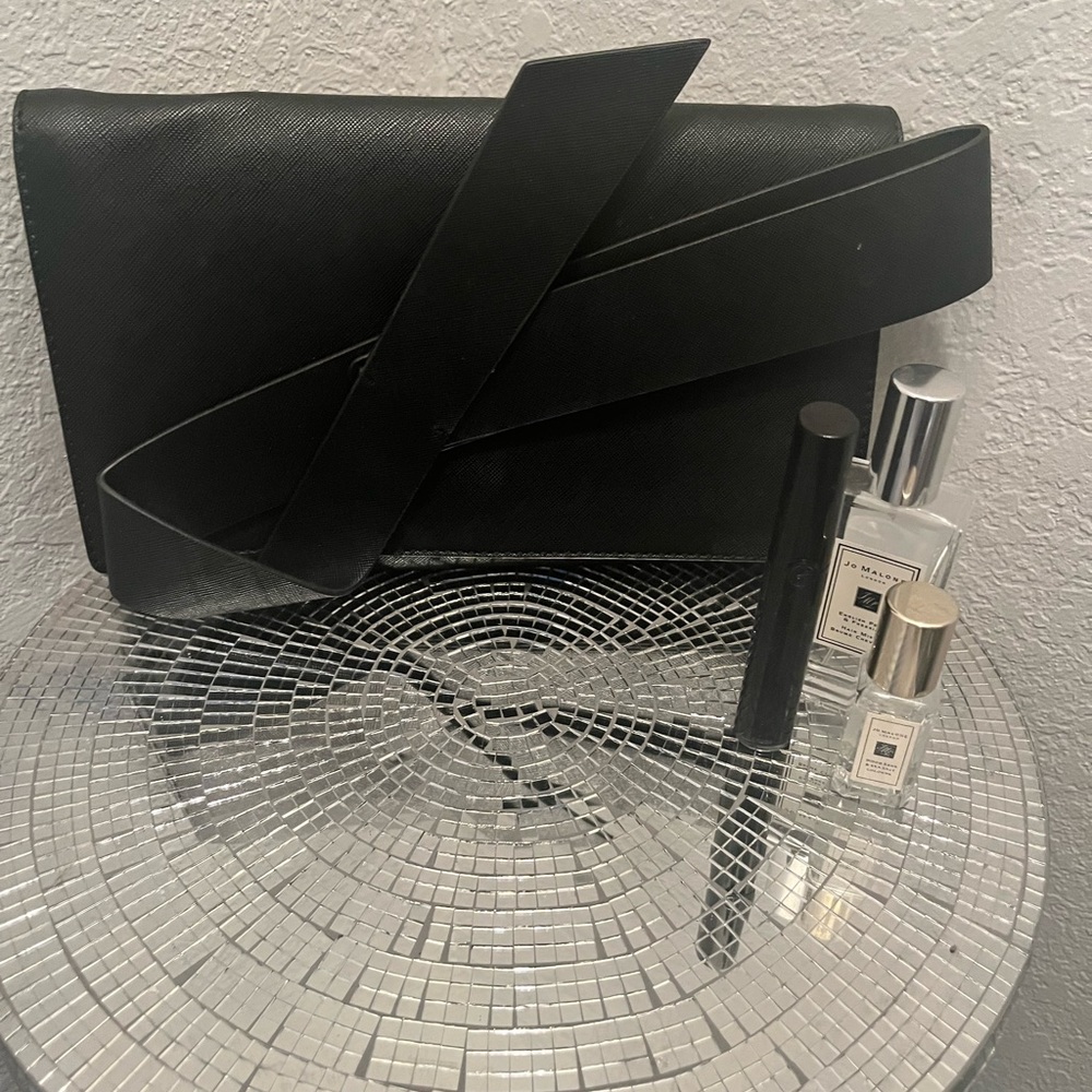 Black Rebecca Minkoff cute clutch!